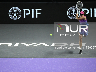 RIYADH, SAUDI ARABIA - NOVEMBER 03: Iga Swiatek of Poland during her match against Barbora Krejcikovas of Czech Republic on day 2 of the 202...