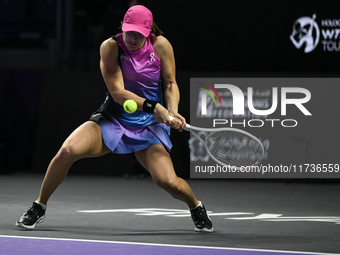 RIYADH, SAUDI ARABIA - NOVEMBER 03: Iga Swiatek of Poland during her match against Barbora Krejcikovas of Czech Republic on day 2 of the 202...