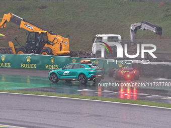 Franco Colapinto of Argentina drives the (43) Williams Racing FW46 Mercedes and crashes during the Formula 1 Lenovo Grande Premio De Sao Pau...