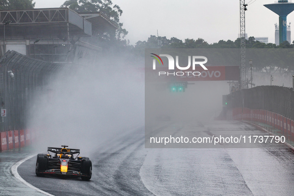 Max Verstappen of the Netherlands drives the Oracle Red Bull Racing RB20 Honda RBPT during the Formula 1 Lenovo Grande Premio De Sao Paulo 2...