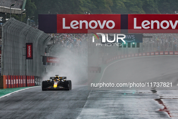 Max Verstappen of the Netherlands drives the Oracle Red Bull Racing RB20 Honda RBPT during the Formula 1 Lenovo Grande Premio De Sao Paulo 2...