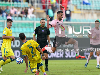 Roberto Insigne of Palermo FC is in action during the Serie B match between Palermo and Cittadella at the Stadio ''Renzo Barbera'' in Palerm...