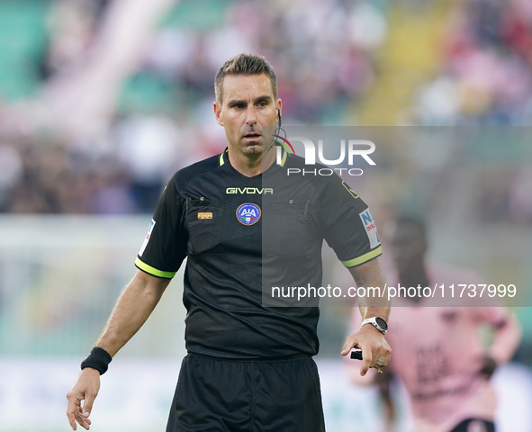 Referee Francesco Fourneau officiates the Serie B match between Palermo and Cittadella at the Stadio ''Renzo Barbera'' in Palermo, Italy, on...