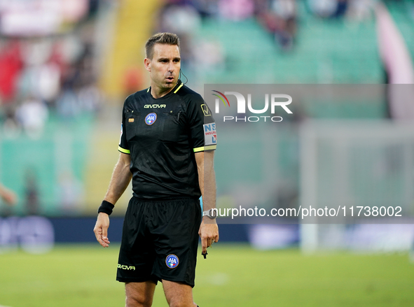 Referee Francesco Fourneau officiates the Serie B match between Palermo and Cittadella at the Stadio ''Renzo Barbera'' in Palermo, Italy, on...