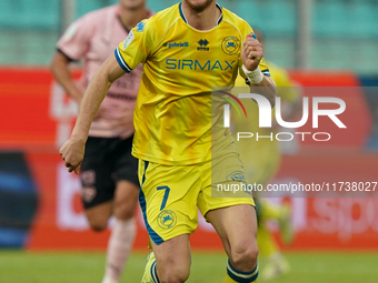 Luca Pandolfi of As Cittadella is in action during the Serie B match between Palermo and Cittadella at the Stadio ''Renzo Barbera'' in Paler...