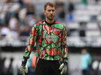 Arsenal's Neto warms up during the Premier League match between Newcastle United and Arsenal at St. James's Park in Newcastle, on November 2...