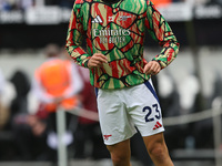 Mikel Merino warms up during the Premier League match between Newcastle United and Arsenal at St. James's Park in Newcastle, England, on Nov...