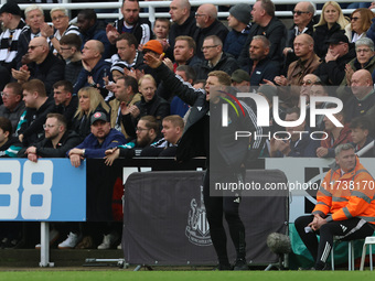 Newcastle United manager Eddie Howe shouts instructions during the Premier League match between Newcastle United and Arsenal at St. James's...