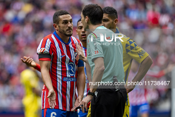 Jorge Resurreccion Merodio (Koke) of Atletico de Madrid protests with the referee during the La Liga EA Sports 2024/25 football match betwee...