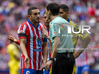 Jorge Resurreccion Merodio (Koke) of Atletico de Madrid protests with the referee during the La Liga EA Sports 2024/25 football match betwee...