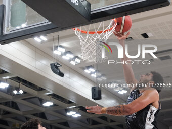 Anthony Lamb of Dolomiti Energia Trentino penetrates during the match between Dolomiti Energia Trentino and EA7 Emporio Armani Milano in the...