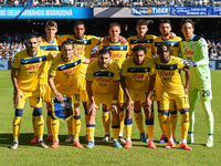 Players of Atalanta BC line up for a team photo during the Serie A match between SSC Napoli and Atalanta BC at Stadio Diego Armando Maradona...