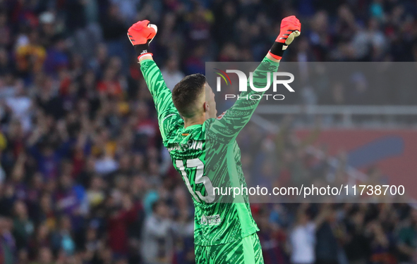 Inaki Pena celebrates during the match between FC Barcelona and RCD Espanyol, corresponding to week 12 of LaLiga EA Sports, at the Lluis Com...