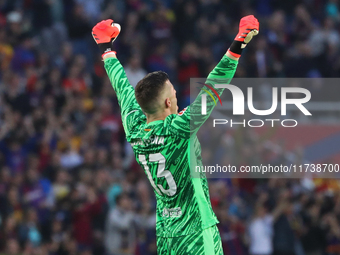 Inaki Pena celebrates during the match between FC Barcelona and RCD Espanyol, corresponding to week 12 of LaLiga EA Sports, at the Lluis Com...