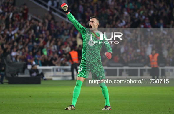 Inaki Pena celebrates during the match between FC Barcelona and RCD Espanyol, corresponding to week 12 of LaLiga EA Sports, at the Lluis Com...