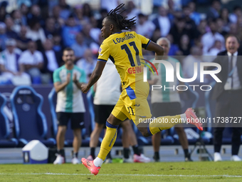 Ademola Lookman of Atalanta BC celebrates after scoring during the Serie A match between SSC Napoli and Atalanta BC at Stadio Diego Armando...