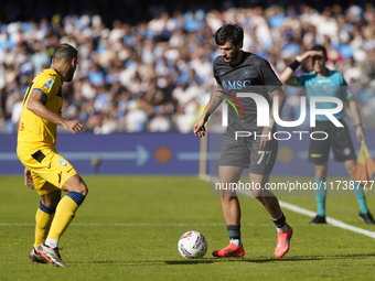 Davide Zappacosta of Atalanta BC competes for the ball with Khvicha Kvaratskhelia of SSC Napoli during the Serie A match between SSC Napoli...