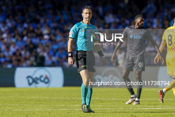 Referee Daniele Doveri during the Serie A match between SSC Napoli and Atalanta BC at Stadio Diego Armando Maradona Naples Italy on 3 Novemb...