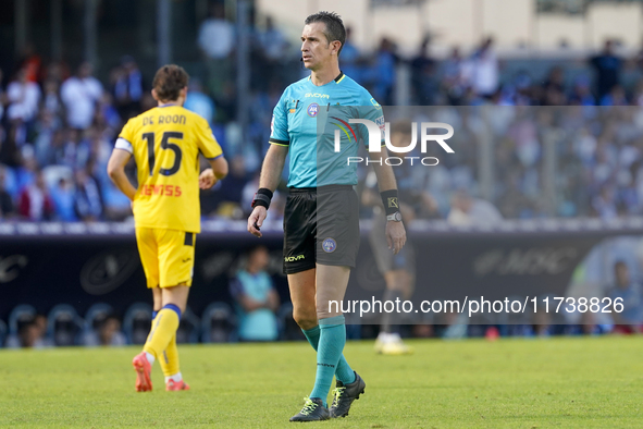 Referee Daniele Doveri during the Serie A match between SSC Napoli and Atalanta BC at Stadio Diego Armando Maradona Naples Italy on 3 Novemb...