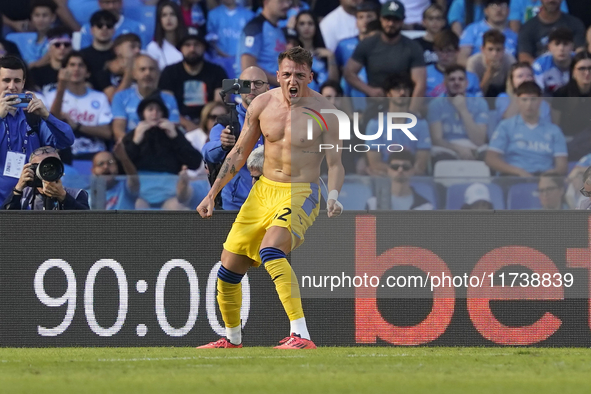 Mateo Retegui of Atalanta BC celebrates after scoring during the Serie A match between SSC Napoli and Atalanta BC at Stadio Diego Armando Ma...