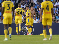 Mateo Retegui of Atalanta BC celebrates with team mates after scoring during the Serie A match between SSC Napoli and Atalanta BC at Stadio...