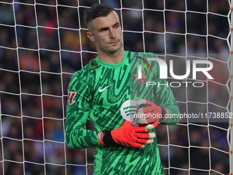 Inaki Pena plays during the match between FC Barcelona and RCD Espanyol, corresponding to week 12 of LaLiga EA Sports, at the Lluis Companys...