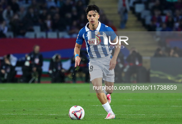 Alvaro Aguado plays during the match between FC Barcelona and RCD Espanyol, corresponding to week 12 of LaLiga EA Sports, at the Lluis Compa...