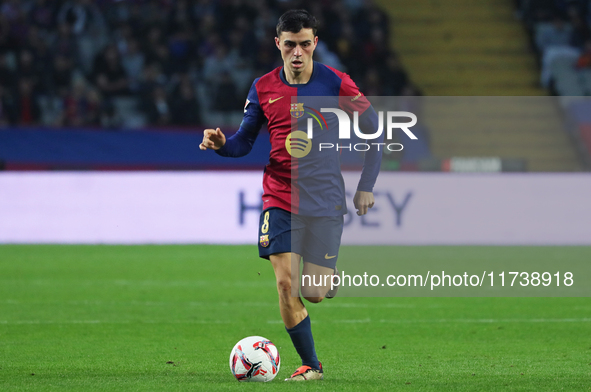 Pedri plays during the match between FC Barcelona and RCD Espanyol, corresponding to week 12 of LaLiga EA Sports, at the Lluis Companys Stad...