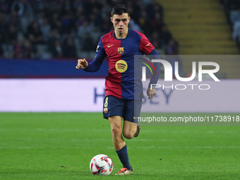 Pedri plays during the match between FC Barcelona and RCD Espanyol, corresponding to week 12 of LaLiga EA Sports, at the Lluis Companys Stad...