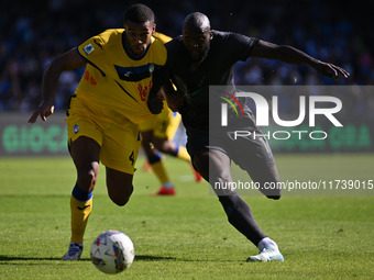 Isak Hien of Atalanta B.C. and Romelu Lukaku of S.S.C. Napoli participate during the 11th day of the Serie A Championship between S.S.C. Nap...