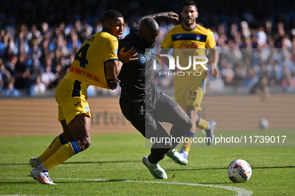 Isak Hien of Atalanta B.C. and Romelu Lukaku of S.S.C. Napoli participate during the 11th day of the Serie A Championship between S.S.C. Nap...