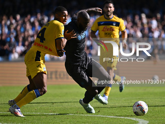 Isak Hien of Atalanta B.C. and Romelu Lukaku of S.S.C. Napoli participate during the 11th day of the Serie A Championship between S.S.C. Nap...