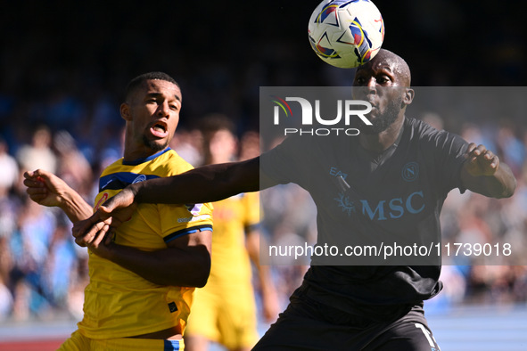 Isak Hien of Atalanta B.C. and Romelu Lukaku of S.S.C. Napoli participate during the 11th day of the Serie A Championship between S.S.C. Nap...