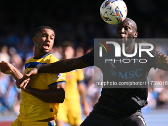 Isak Hien of Atalanta B.C. and Romelu Lukaku of S.S.C. Napoli participate during the 11th day of the Serie A Championship between S.S.C. Nap...