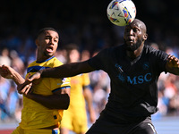 Isak Hien of Atalanta B.C. and Romelu Lukaku of S.S.C. Napoli participate during the 11th day of the Serie A Championship between S.S.C. Nap...