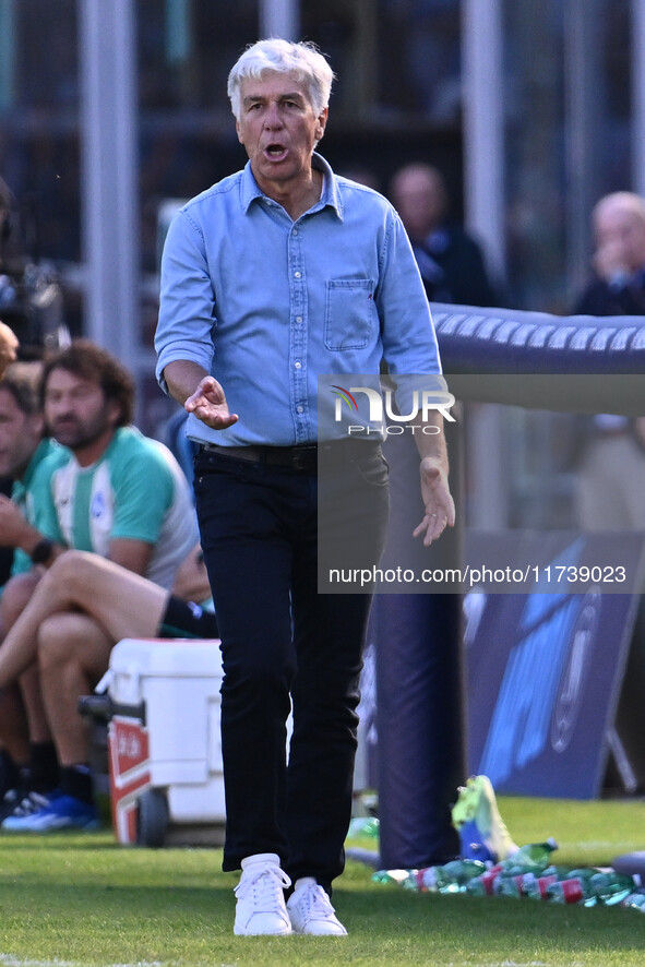 Gian Piero Gasperini coaches Atalanta B.C. during the 11th day of the Serie A Championship between S.S.C. Napoli and Atalanta B.C. at the Di...