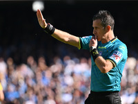 Referee Daniele Doveri officiates during the 11th day of the Serie A Championship between S.S.C. Napoli and Atalanta B.C. at the Diego Arman...