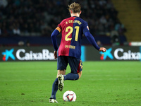 Frenkie de Jong plays during the match between FC Barcelona and RCD Espanyol, corresponding to week 12 of LaLiga EA Sports, at the Lluis Com...