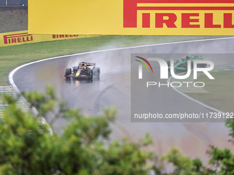 Max Verstappen of the Netherlands drives the Oracle Red Bull Racing RB20 Honda RBPT during the Formula 1 Lenovo Grande Premio De Sao Paulo 2...