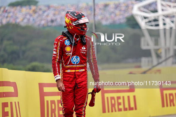 Carlos Sainz Jr. crashes during the Formula 1 Lenovo Grande Premio De Sao Paulo 2024 in Sao Paulo, Brazil, on November 3, 2024. 