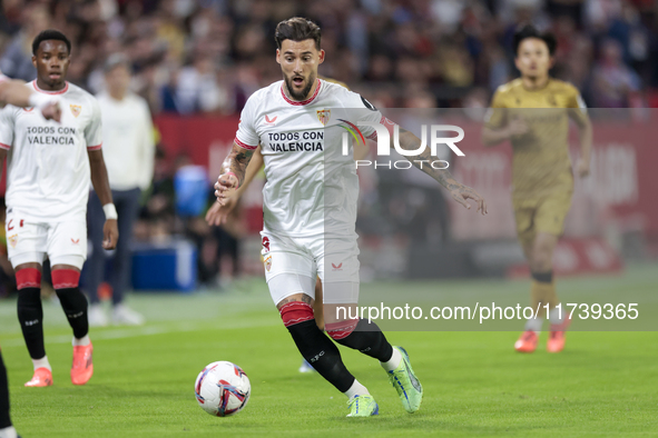 Nemanja Gudelj of Sevilla FC controls the ball during the La Liga EA Sports match between Sevilla FC and Real Sociedad at Sanchez Pizjuan in...