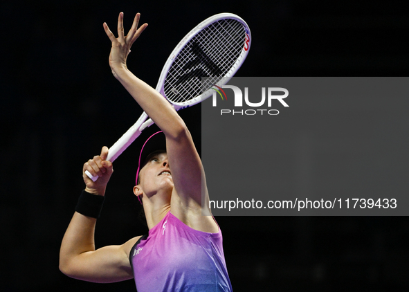 RIYADH, SAUDI ARABIA - NOVEMBER 03: Iga Swiatek of Poland during her match against Barbora Krejcikovas of Czech Republic on day 2 of the 202...