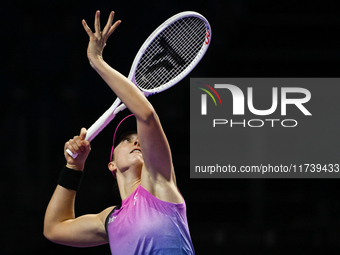 RIYADH, SAUDI ARABIA - NOVEMBER 03: Iga Swiatek of Poland during her match against Barbora Krejcikovas of Czech Republic on day 2 of the 202...