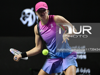 RIYADH, SAUDI ARABIA - NOVEMBER 03: Iga Swiatek of Poland during her match against Barbora Krejcikovas of Czech Republic on day 2 of the 202...