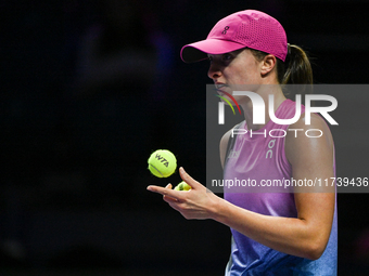 RIYADH, SAUDI ARABIA - NOVEMBER 03: Iga Swiatek of Poland during her match against Barbora Krejcikovas of Czech Republic on day 2 of the 202...