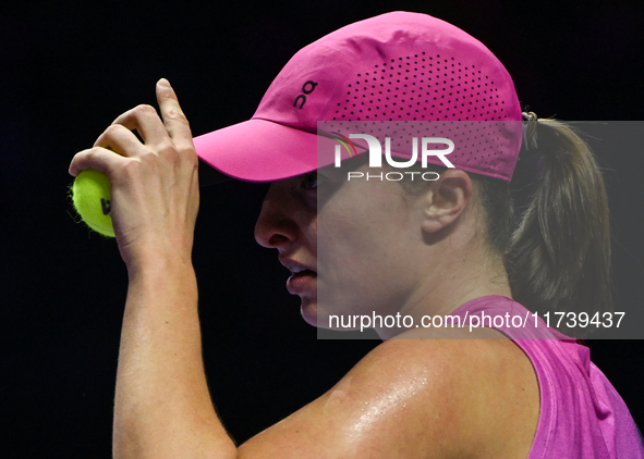 RIYADH, SAUDI ARABIA - NOVEMBER 03: Iga Swiatek of Poland during her match against Barbora Krejcikovas of Czech Republic on day 2 of the 202...