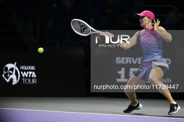 RIYADH, SAUDI ARABIA - NOVEMBER 03: Iga Swiatek of Poland during her match against Barbora Krejcikovas of Czech Republic on day 2 of the 202...