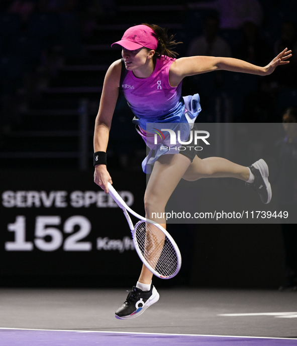 RIYADH, SAUDI ARABIA - NOVEMBER 03: Iga Swiatek of Poland during her match against Barbora Krejcikovas of Czech Republic on day 2 of the 202...