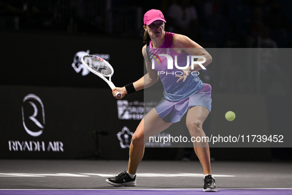 RIYADH, SAUDI ARABIA - NOVEMBER 03: Iga Swiatek of Poland during her match against Barbora Krejcikovas of Czech Republic on day 2 of the 202...