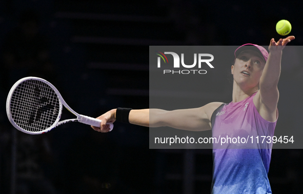 RIYADH, SAUDI ARABIA - NOVEMBER 03: Iga Swiatek of Poland during her match against Barbora Krejcikovas of Czech Republic on day 2 of the 202...